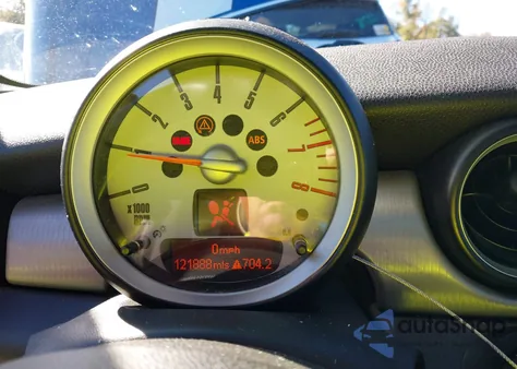 2007 Mini Cooper S z USA, uszkodzony, nr VIN WMWMF73567TL87918